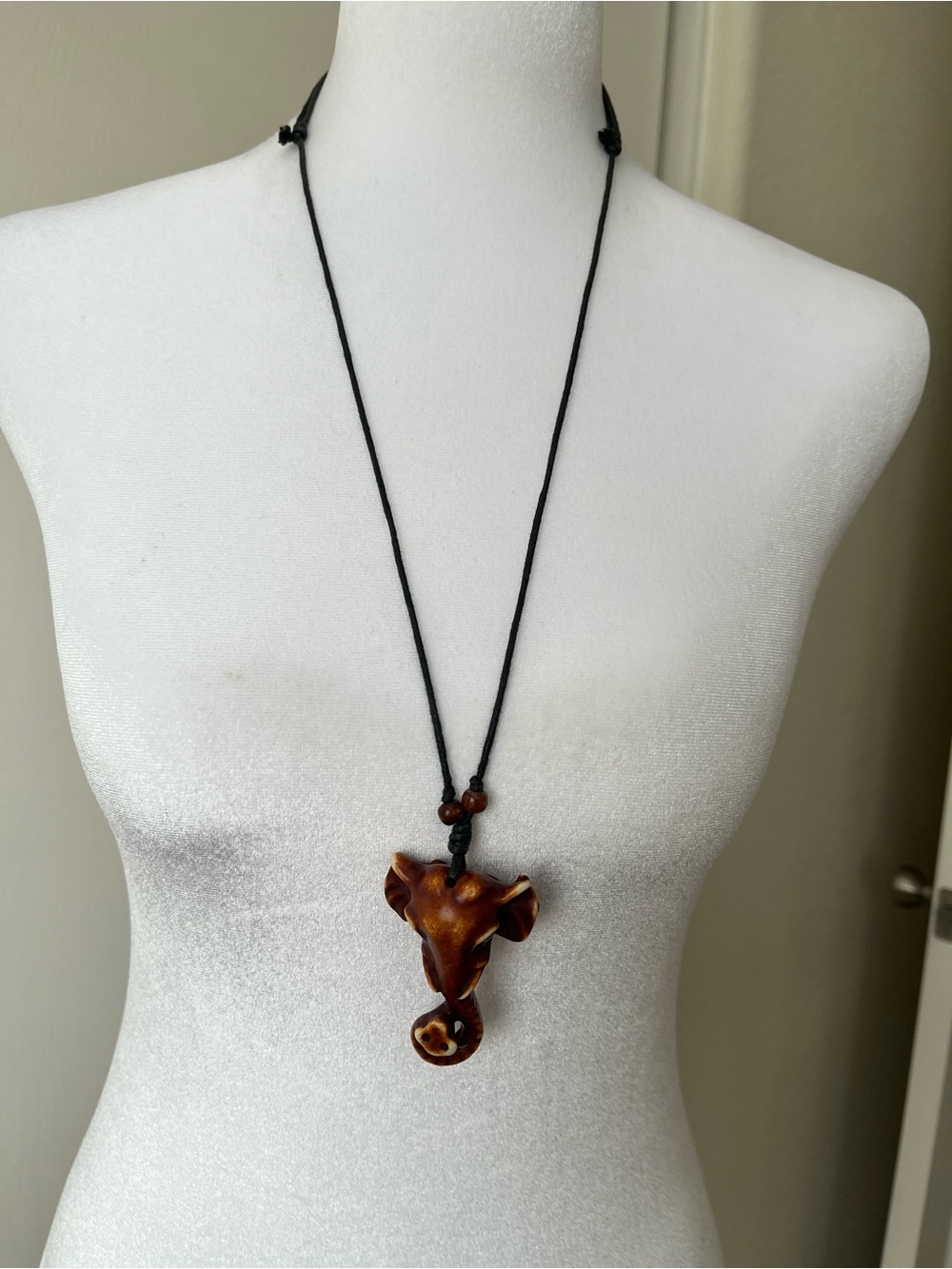 VTG Plastic Carved Necklace Tribal Elephant Pendant Adjustable 32”